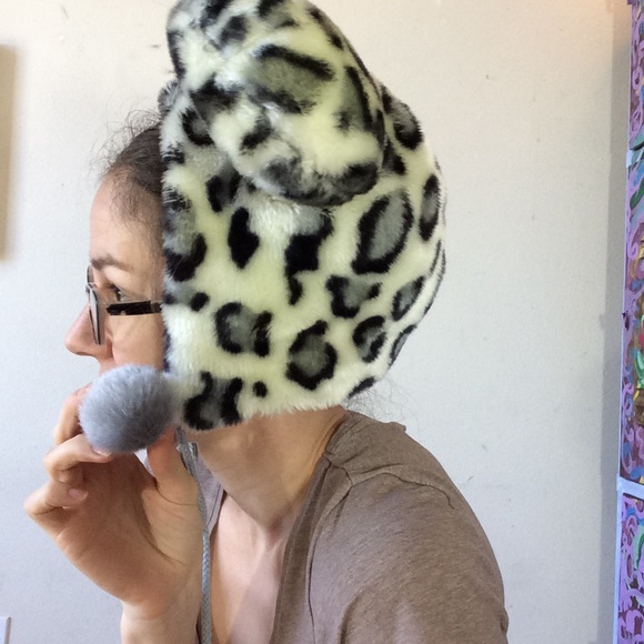 GIFTED 🎁Animal Print Furry Minnie Mouse Ears - Picture 6 of 12